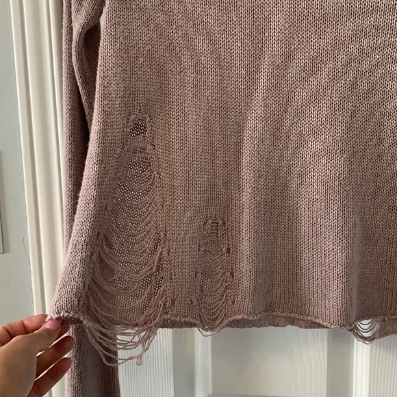 Distressed light sweater - Picture 2 of 4